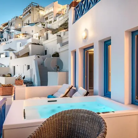 Golden Grey Goose * Fira (Santorini)