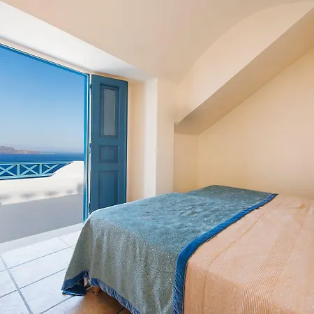 Golden Grey Goose Fira (Santorini)