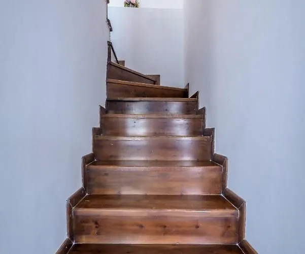 Golden Grey Goose Fira (Santorini)