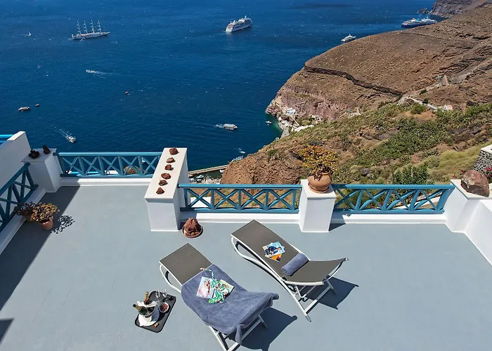 Golden Grey Goose Fira (Santorini)