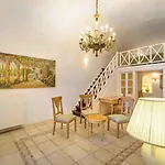 Golden Grey Goose Apartman *