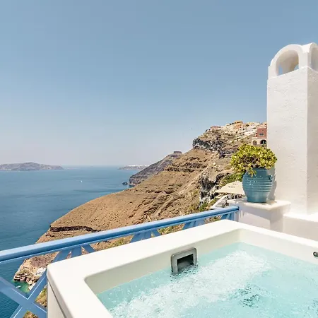 Golden Grey Goose * Fira (Santorini)
