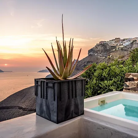 Golden Grey Goose Apartment Fira (Santorini)