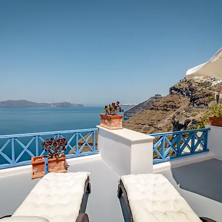 Golden Grey Goose Fira (Santorini)