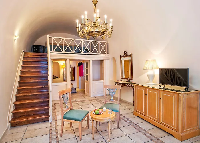 Golden Grey Goose Appartement Firá