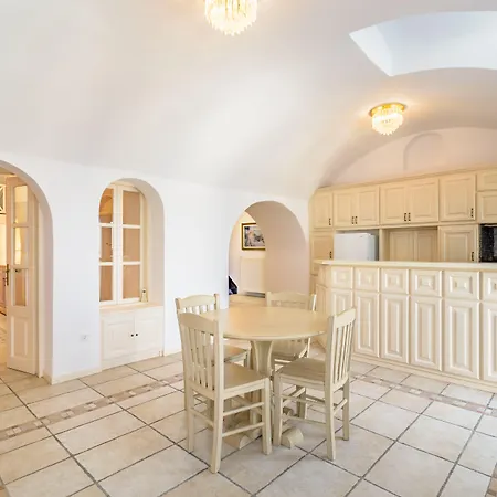 金灰鹅公寓 * 费拉